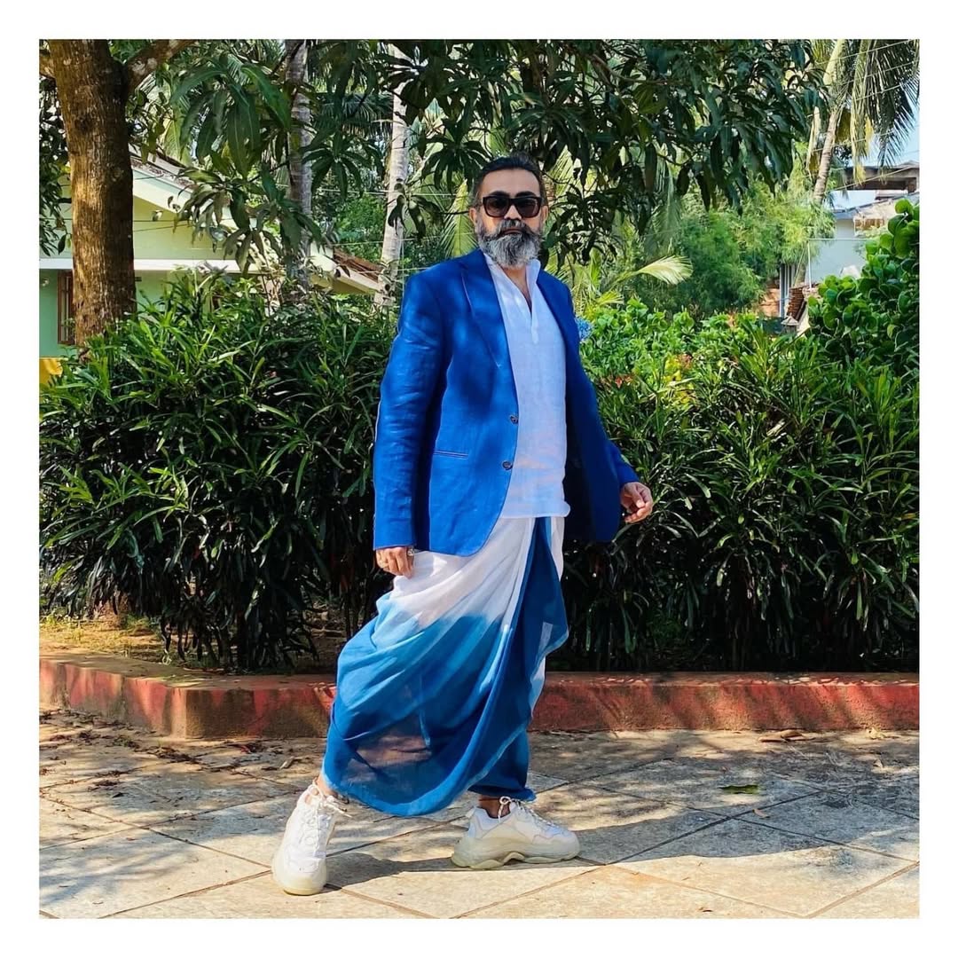 MAKWANA INDIGO LAYERED DHOTI